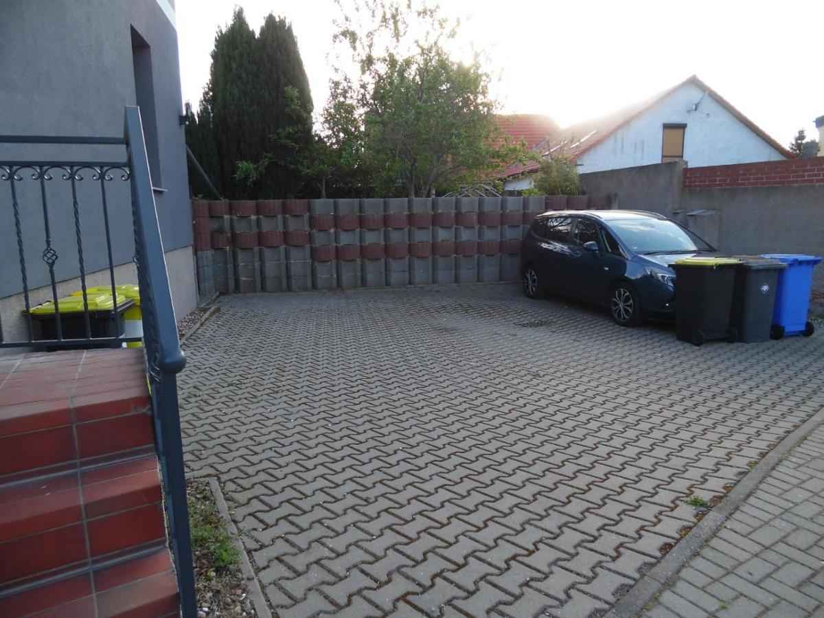 Gaestewohnung Mit Kueche Magdeburg An Der Elbe Exteriör bild