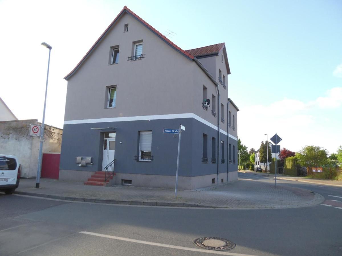 Gaestewohnung Mit Kueche Magdeburg An Der Elbe Exteriör bild