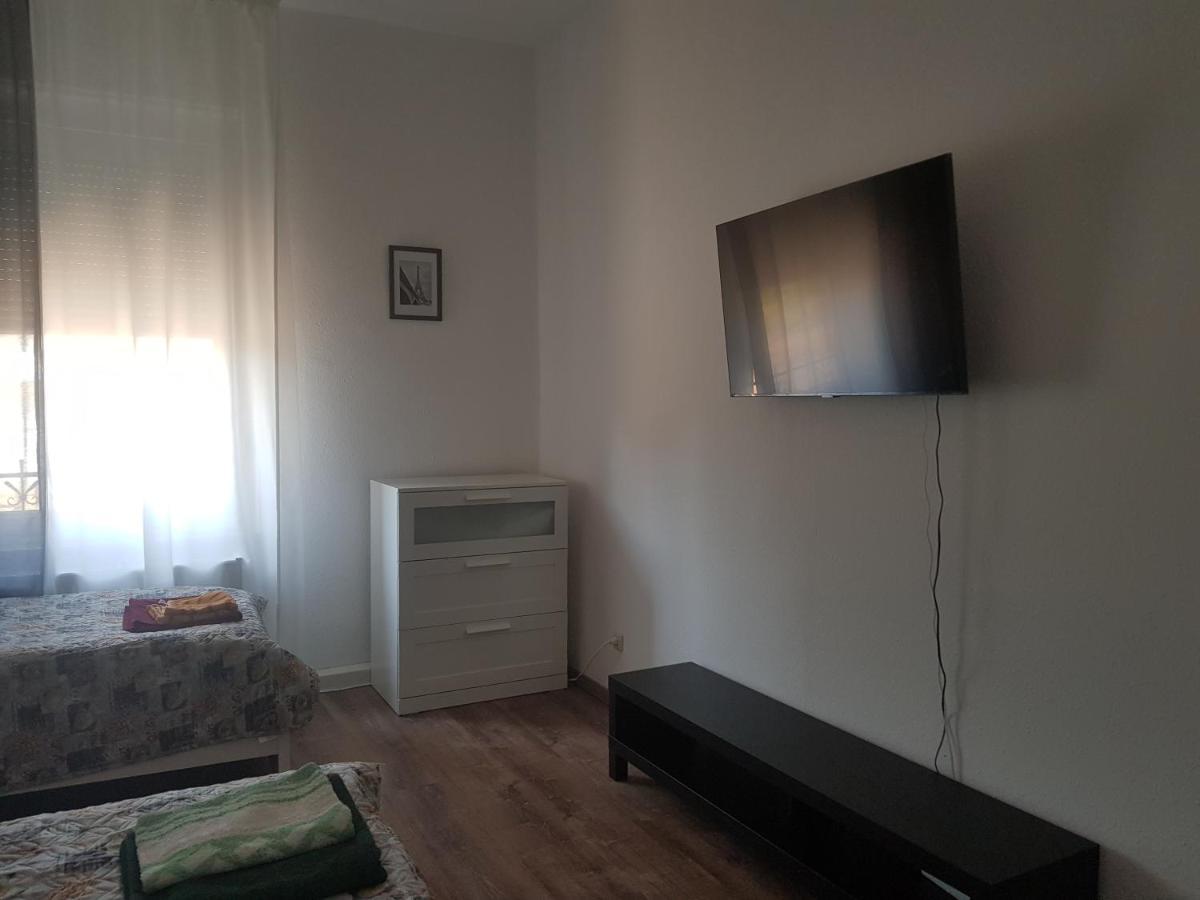 Gaestewohnung Mit Kueche Magdeburg An Der Elbe Exteriör bild