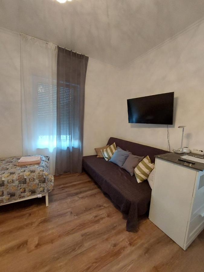 Gaestewohnung Mit Kueche Magdeburg An Der Elbe Exteriör bild